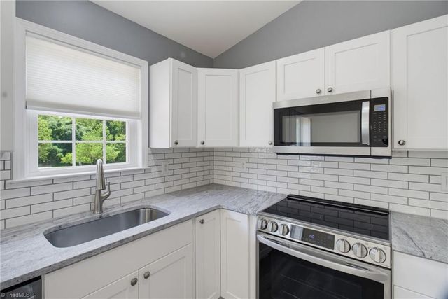 310 Dogwood Acres Lane, Madison, NC 27025