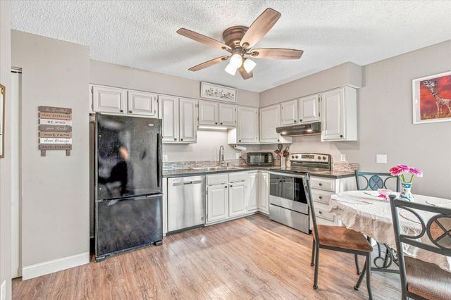 3523 67th Street E, Inver Grove Heights, MN 55076