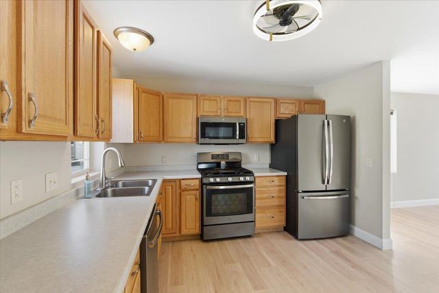 550 Lexington Drive, Oregon, WI 53575