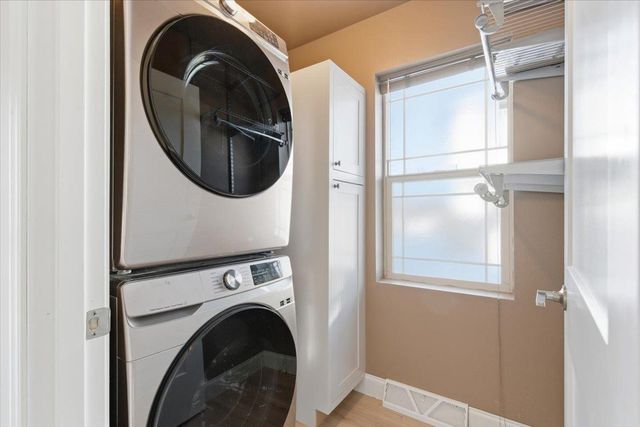 550 Lexington Drive, Oregon, WI 53575