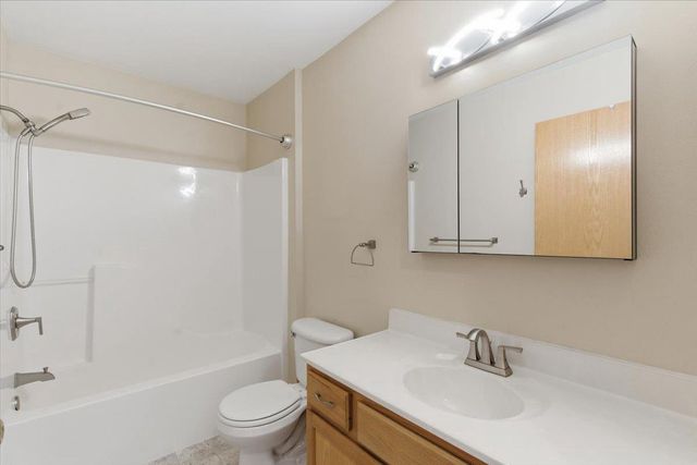 550 Lexington Drive, Oregon, WI 53575