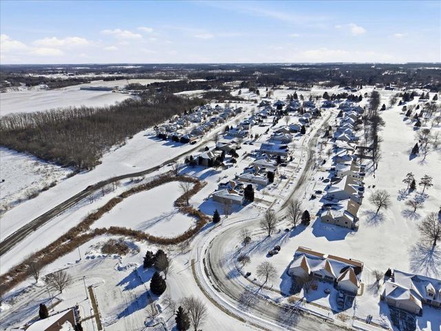 550 Lexington Drive, Oregon, WI 53575