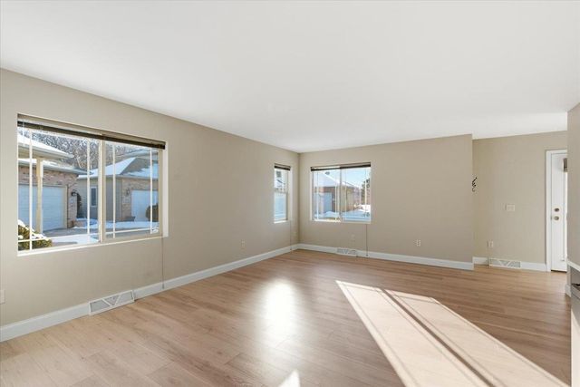 550 Lexington Drive, Oregon, WI 53575