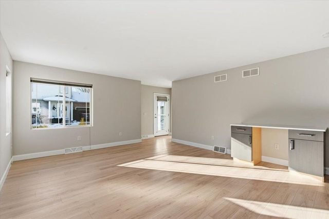 550 Lexington Drive, Oregon, WI 53575