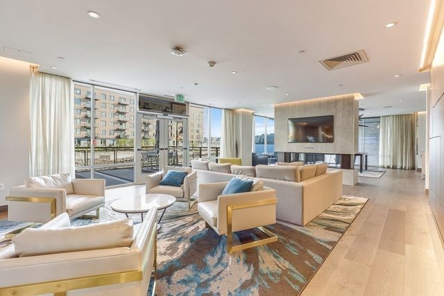 45 Lewis St U403, Boston, MA 02128