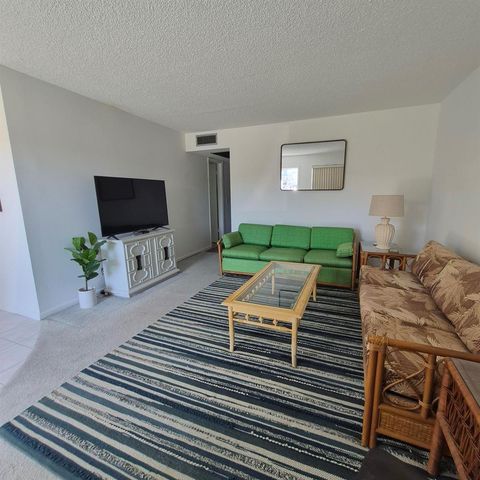 101 Northampton F, West Palm Beach, FL 33417