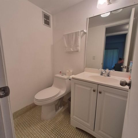 101 Northampton F, West Palm Beach, FL 33417