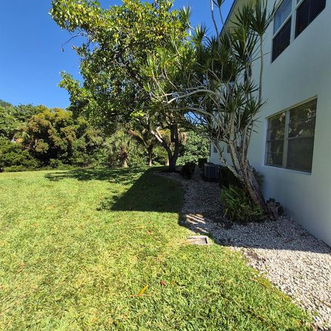 101 Northampton F, West Palm Beach, FL 33417