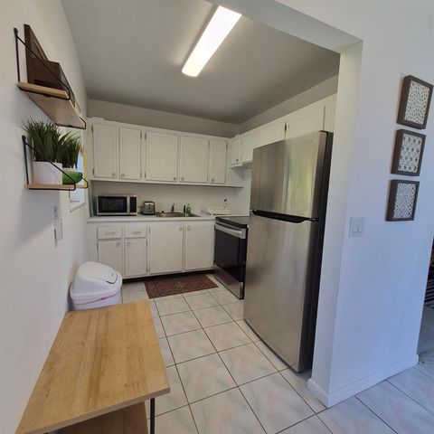 101 Northampton F, West Palm Beach, FL 33417