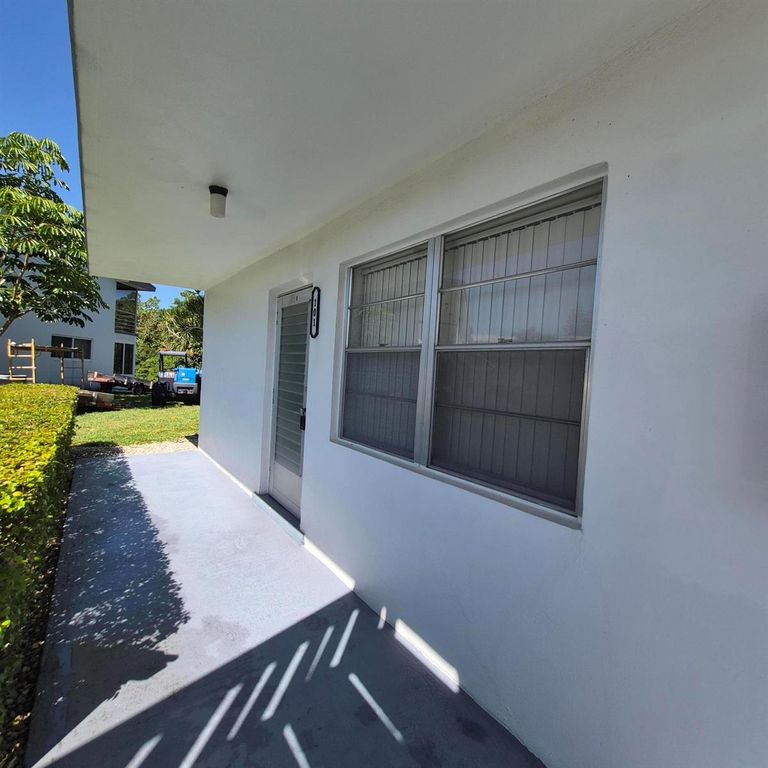 101 Northampton F, West Palm Beach, FL 33417