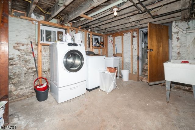 1444 Esterbrook Ave, Rahway City, NJ 07065