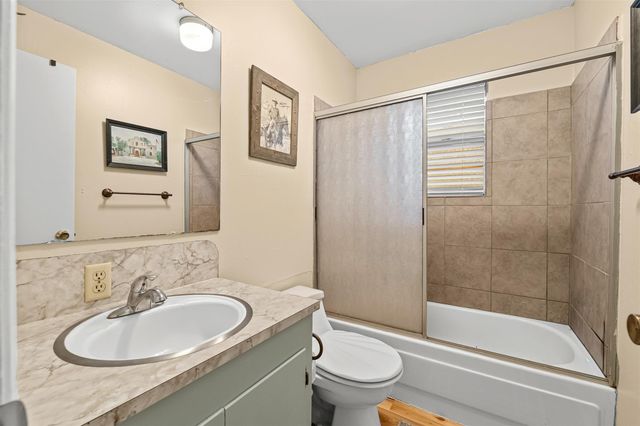 439 Lakeview Harbor, Onalaska, TX 77360