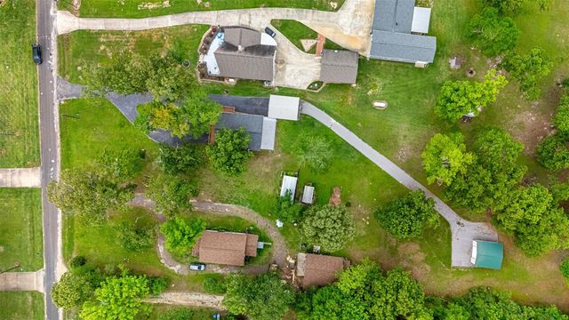 439 Lakeview Harbor, Onalaska, TX 77360