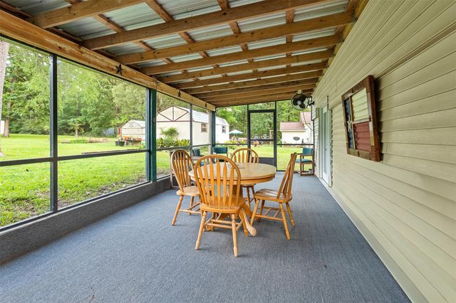 439 Lakeview Harbor, Onalaska, TX 77360