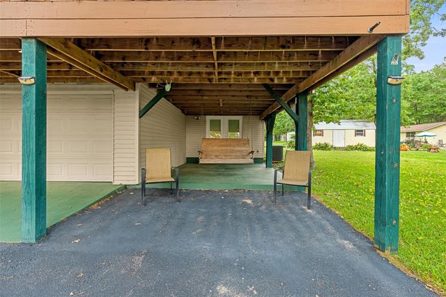 439 Lakeview Harbor, Onalaska, TX 77360