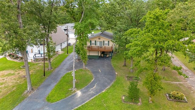 439 Lakeview Harbor, Onalaska, TX 77360