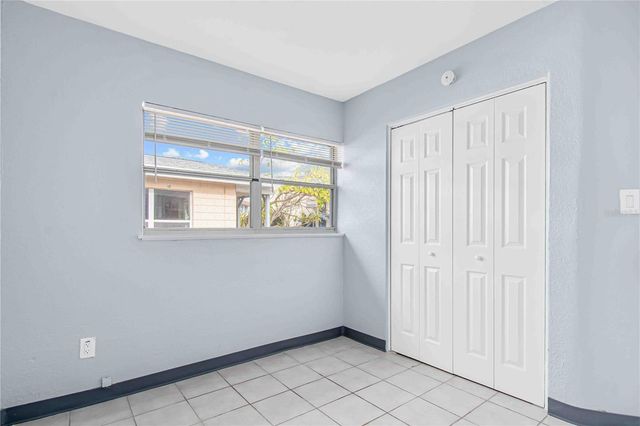 140 112TH AVENUE N 2, St Petersburg, FL 33716