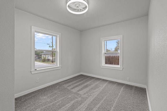 310 E Josephine Street, Weatherford, TX 76086