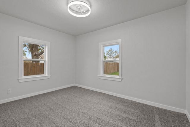 310 E Josephine Street, Weatherford, TX 76086