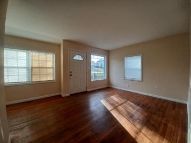 412 W South Street, Crown Point, IN 46307