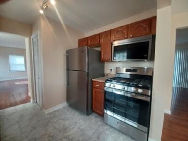 412 W South Street, Crown Point, IN 46307