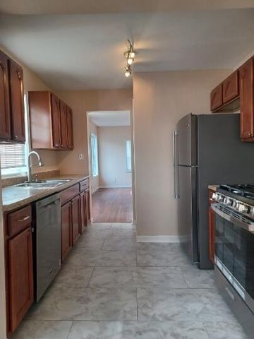 412 W South Street, Crown Point, IN 46307