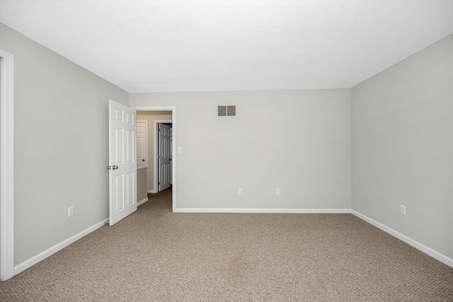 1431 Pawtucket Blvd 46, Lowell, MA 01854