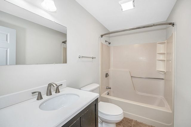 1431 Pawtucket Blvd 46, Lowell, MA 01854