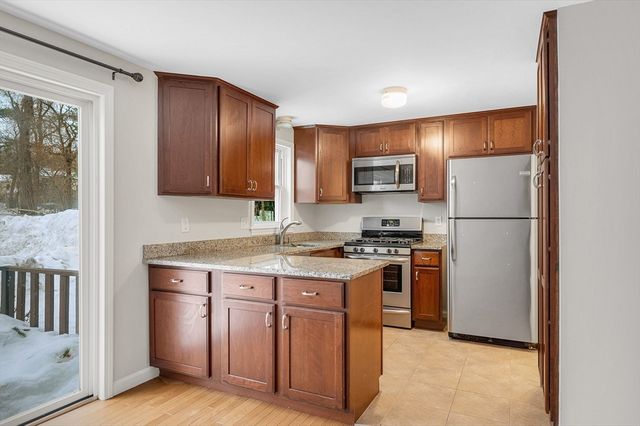 1431 Pawtucket Blvd 46, Lowell, MA 01854