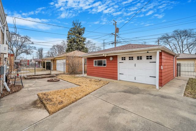 129 Rice Avenue, Bellwood, IL 60104
