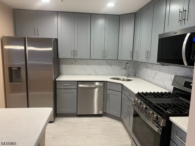15 Potomac Dr, Bernards Twp., NJ 07920