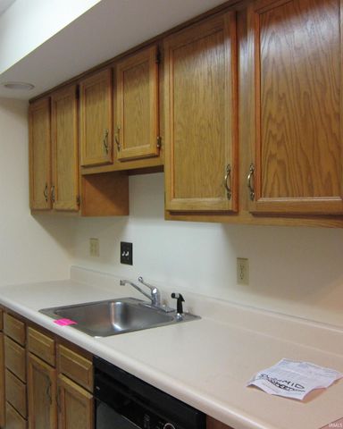 1040 N Forest View Drive, Ellettsville, IN 47429