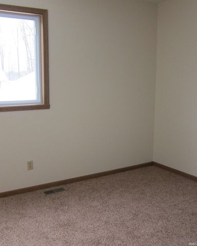 1040 N Forest View Drive, Ellettsville, IN 47429