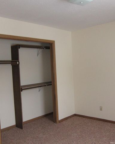 1040 N Forest View Drive, Ellettsville, IN 47429