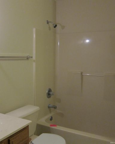 1040 N Forest View Drive, Ellettsville, IN 47429