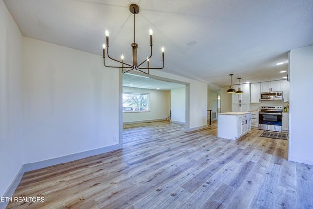 7425 Palmyra Drive, Knoxville, TN 37918