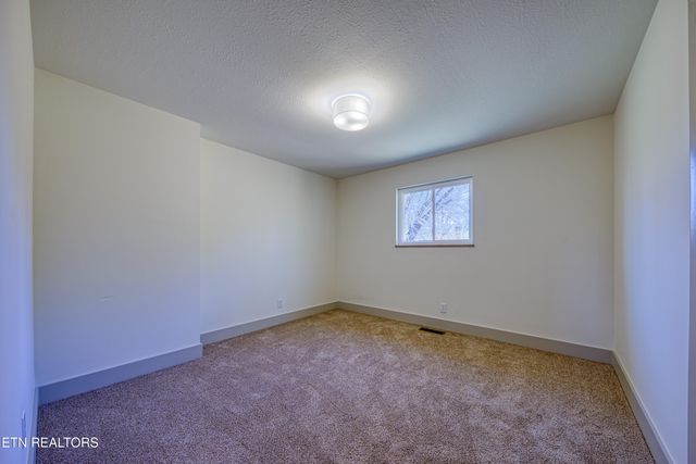 7425 Palmyra Drive, Knoxville, TN 37918