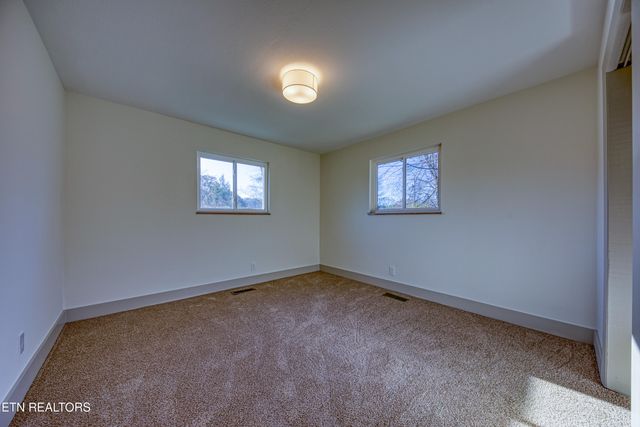 7425 Palmyra Drive, Knoxville, TN 37918