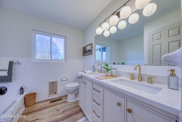 7425 Palmyra Drive, Knoxville, TN 37918