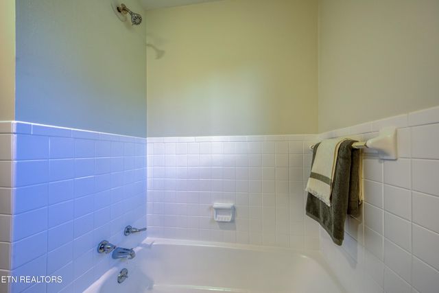 7425 Palmyra Drive, Knoxville, TN 37918