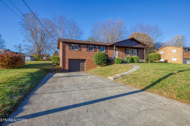 7425 Palmyra Drive, Knoxville, TN 37918