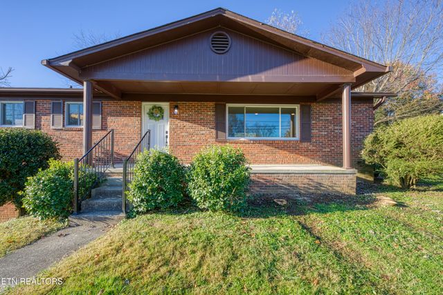 7425 Palmyra Drive, Knoxville, TN 37918