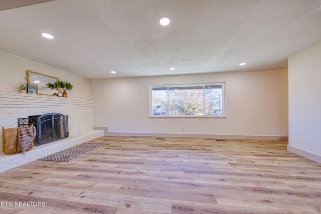 7425 Palmyra Drive, Knoxville, TN 37918