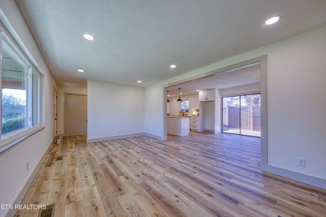 7425 Palmyra Drive, Knoxville, TN 37918