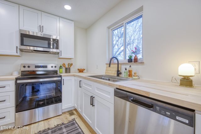 7425 Palmyra Drive, Knoxville, TN 37918