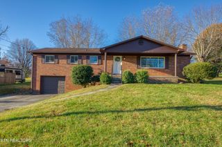 7425 Palmyra Drive, Knoxville, TN 37918
