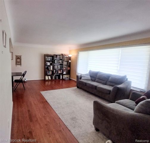 25210 Ridge Cliff Drive, Southfield, MI 48075