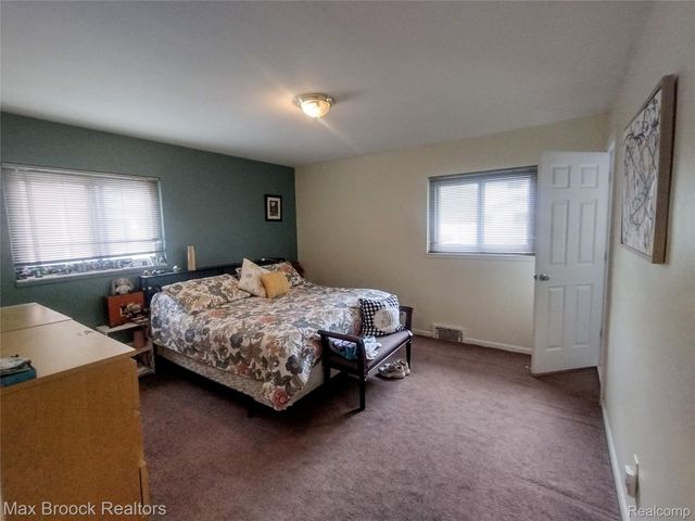 25210 Ridge Cliff Drive, Southfield, MI 48075
