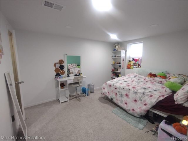 25210 Ridge Cliff Drive, Southfield, MI 48075