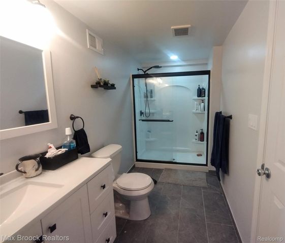 25210 Ridge Cliff Drive, Southfield, MI 48075